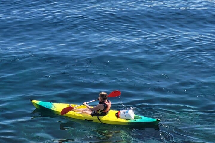 Paddle La Ciotat: Private Kayak Rental to Ile Verte, Bec de l'Aigle & Calanque du Mugel photo 3