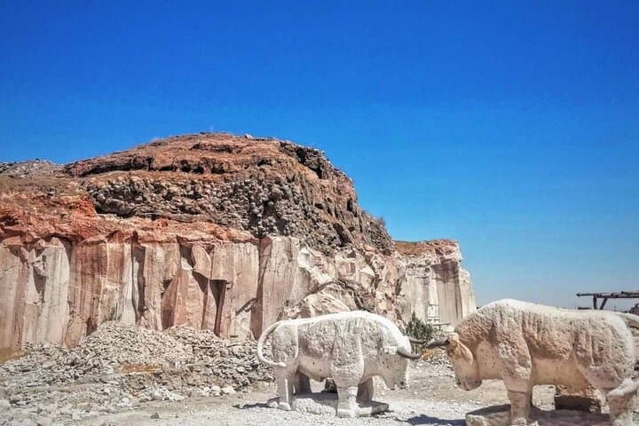 Arequipa Sillar Route: Petroglyphs, Quarries & Culebrillas Canyon photo 2