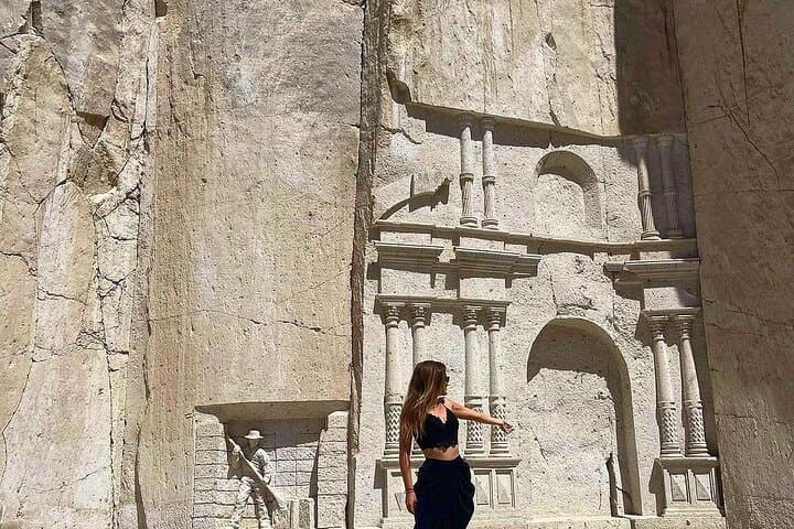 Arequipa Sillar Route: Petroglyphs, Quarries & Culebrillas Canyon