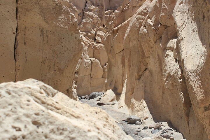 Arequipa Sillar Route: Petroglyphs, Quarries & Culebrillas Canyon photo 6