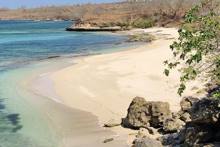 East Lombok Pink Beach Tour: 1-Day Snorkel to Gili Petelu, Tangsi & Gili Gambir