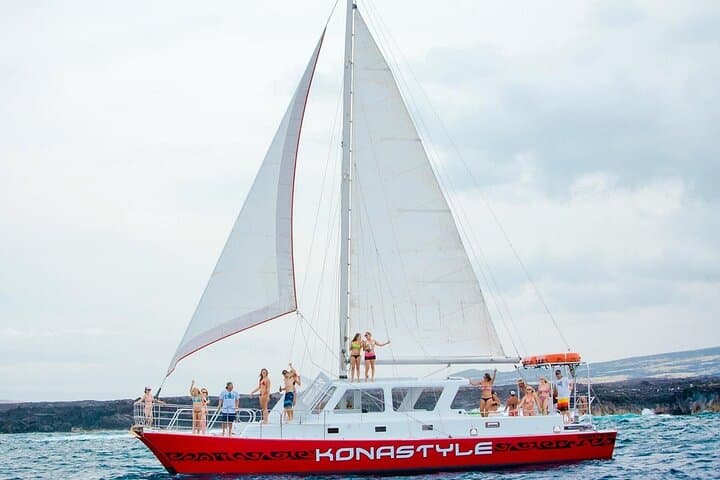 Afternoon Ali'i Adventure: Kona Catamaran Snorkel & Sail photo 4