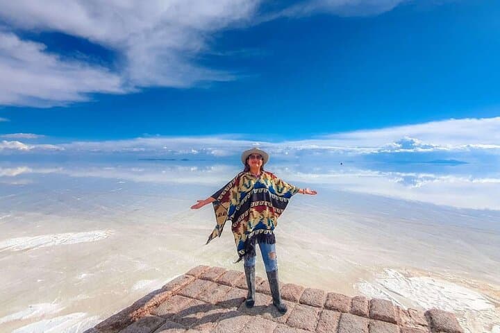 From Puno to Uyuni: A 5-Day Salt-Flat Expedition Across Lake Titicaca and Andean Landscapes