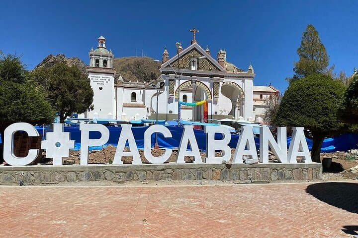From Puno to Uyuni: A 5-Day Salt-Flat Expedition Across Lake Titicaca and Andean Landscapes photo 3