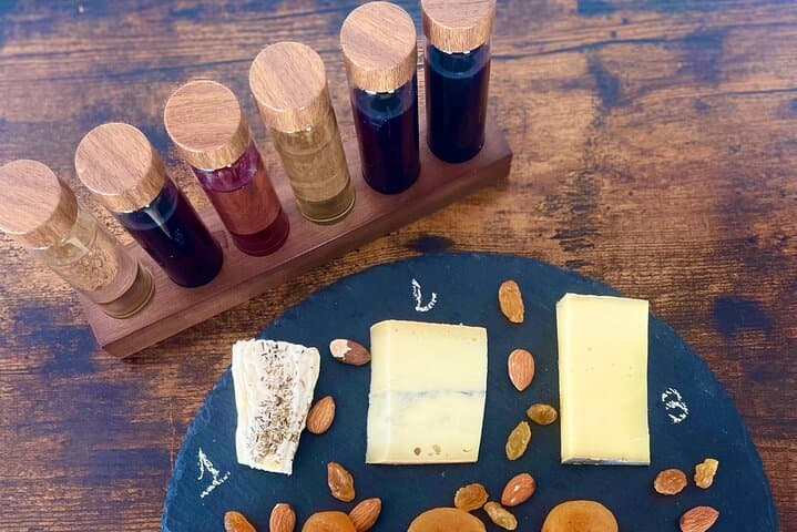 Saint Martin Cheese and Wine Tasting: 6-Cheese Platter Paired with Local Wines photo 2