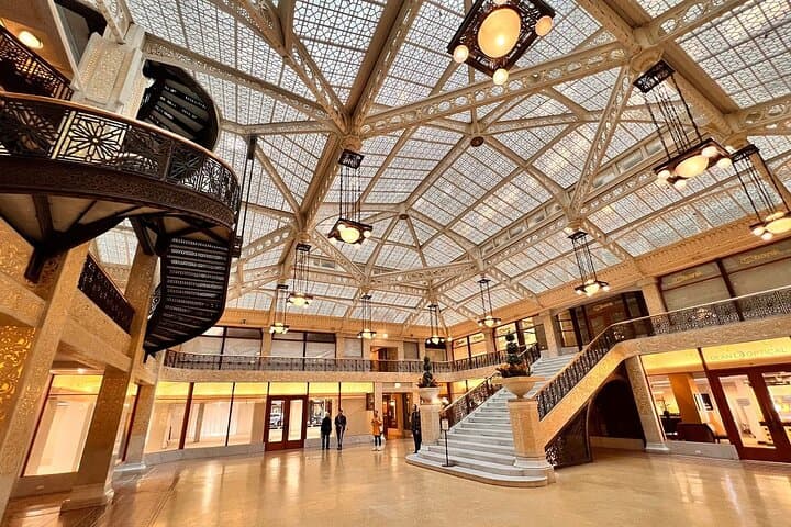 Inside Chicago's Loop: Dazzling Interiors Walking Tour Guide