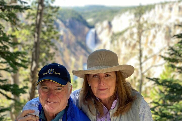 Private Lower Loop Tour of Yellowstone National Park: Old Faithful, Grand Prismatic & Yellowstone Lake photo 2