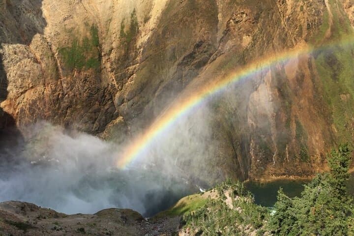 Private Lower Loop Tour of Yellowstone National Park: Old Faithful, Grand Prismatic & Yellowstone Lake photo 6