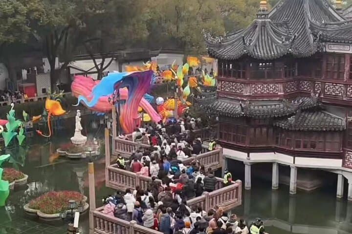 Explore Shanghai: Bund, French Concession & Homemade Lunch Experience photo 4