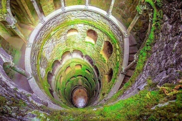 Sintra Day Tour: Palácio da Pena, Quinta da Regaleira & Cascais photo 3