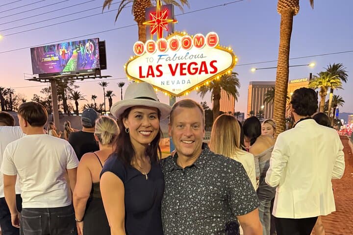Famous Las Vegas Tour: Two-Hour Private Strip Sightseeing Experience