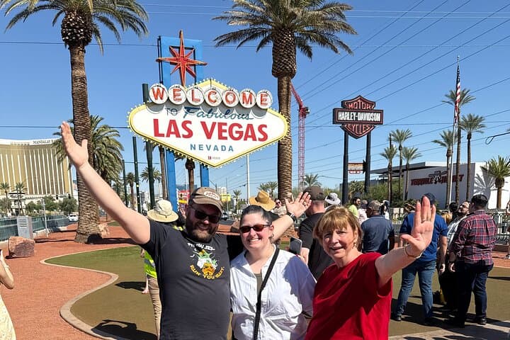 Famous Las Vegas Tour: Two-Hour Private Strip Sightseeing Experience photo 2