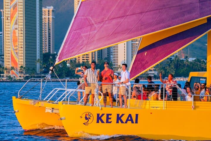 Waikiki Beach Sunset Sail on Ke Kai — 90-Minute Catamaran Cruise with Drinks