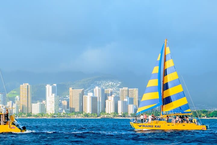 South Shore Private Sail: Waikiki to Diamond Head on a Yellow Catamaran photo 6
