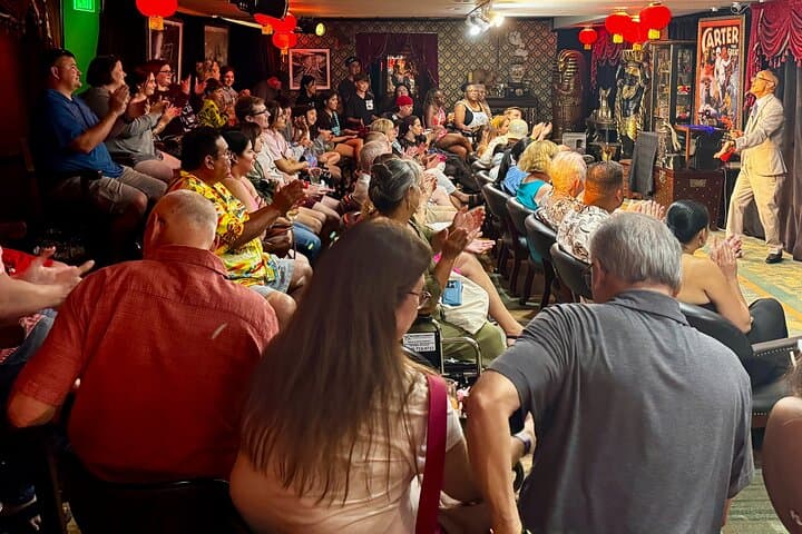 intimate-magic-show-hilton-waikiki-beach-hotel photo 4