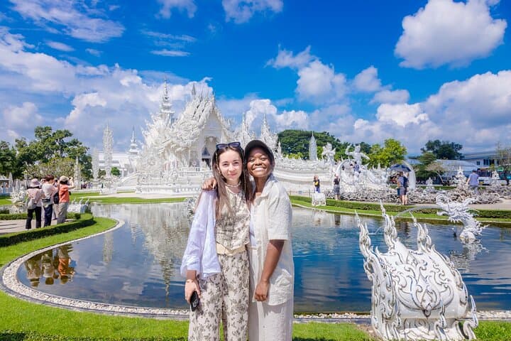 Chiang Rai 7 Highlights: White Temple, Golden Triangle & Tea Plantations (Lunch Included)