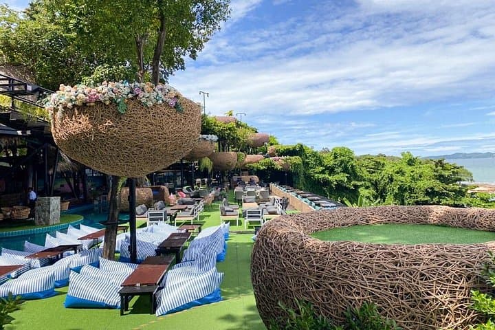 Pattaya Dreamy Photo Tour: Full-Day VIP Coastal & Tiger Park Experience