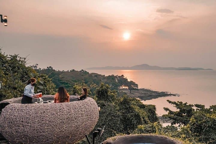 Pattaya Dreamy Photo Tour: Full-Day VIP Coastal & Tiger Park Experience photo 3