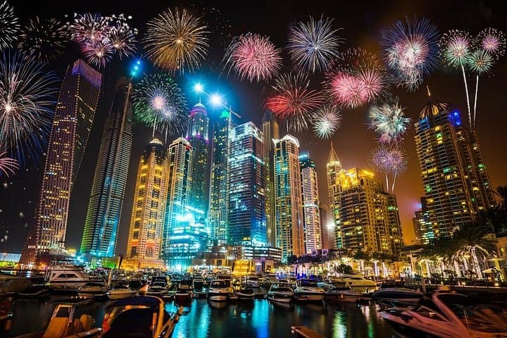 Dubai New Year's Eve High-Speed Boat Tour: Marina & Fireworks Cruise photo 4