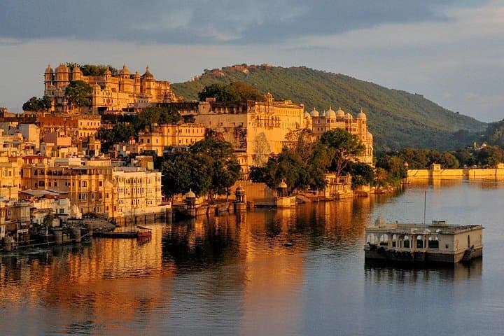 5-Day Rajasthan Circuit: Jaipur, Chittorgarh & Udaipur Cultural Tour photo 3