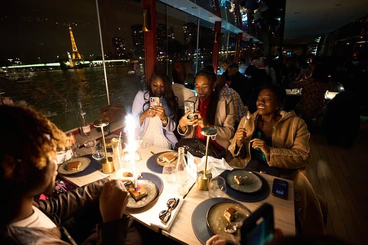 Trattoria on Seine: Italian Dinner Cruise by the Eiffel Tower photo 3