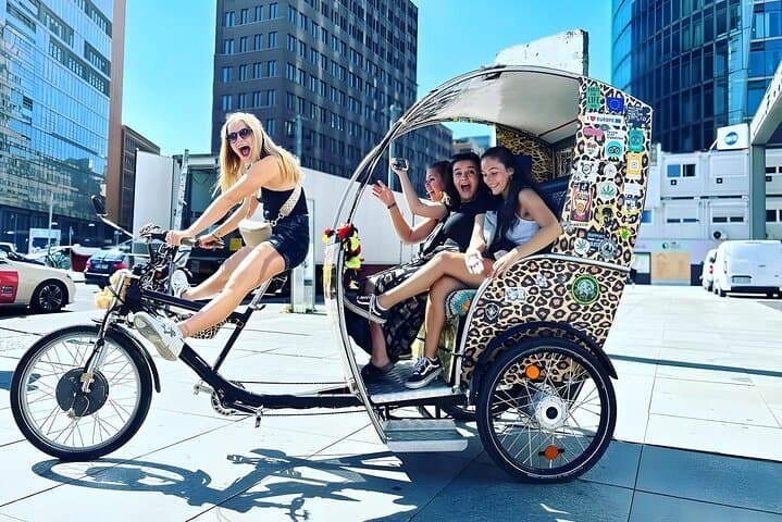 Berlin Rickshaw Private Sightseeing Tour — 1–2 Hour City Highlights