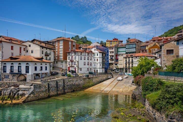 Day Trip from Bilbao to San Juan de Gaztelugatxe, Bermeo, Mundaka & Gernika with Txakoli Tasting photo 6