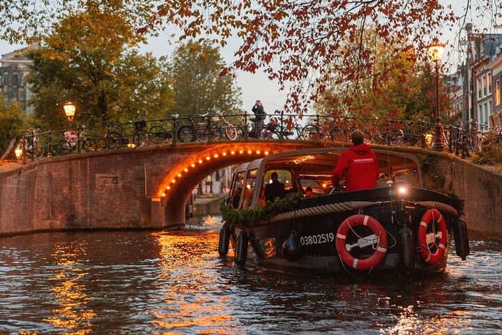 Amsterdam Light Festival Open Boat Cruise (Unlimited Drinks Option) photo 2