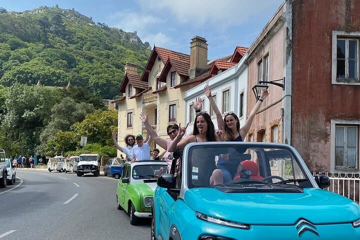 Private 90-Minute Sintra Guided Tour — Pena Palace, Moorish Castle & Pena Park photo 4