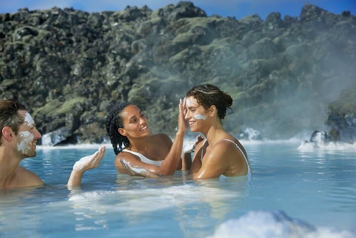 Blue Lagoon Comfort Admission: Guide to Iceland’s Geothermal Spa with Drink, Towel & Mud Mask photo 4