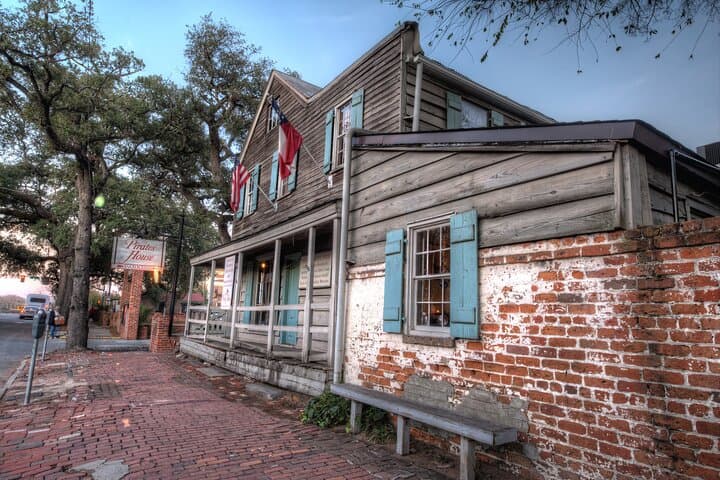 Ghostly Tales of Savannah: Historic Haunted Walking Tour photo 2