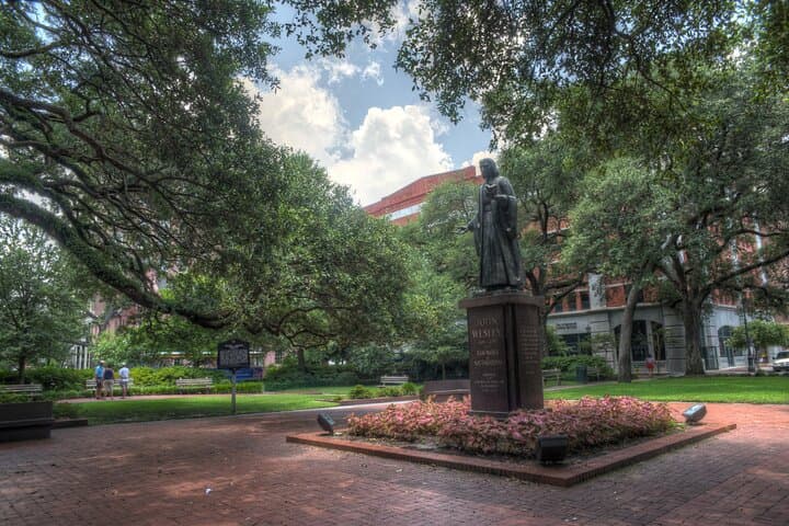 Ghostly Tales of Savannah: Historic Haunted Walking Tour photo 3