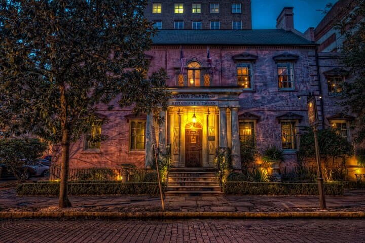 Ghostly Tales of Savannah: Historic Haunted Walking Tour photo 4