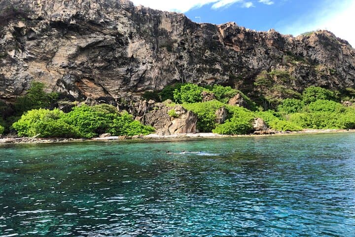 Private Boat Trip in Curaçao: Snorkel the Tugboat Wreck & Spanish Waters (3–4H) photo 5