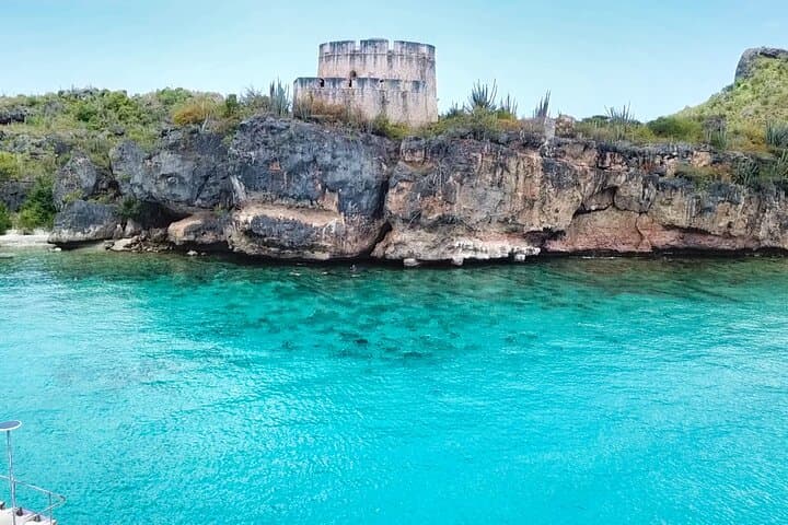 Private Boat Trip in Curaçao: Snorkel the Tugboat Wreck & Spanish Waters (3–4H) photo 6
