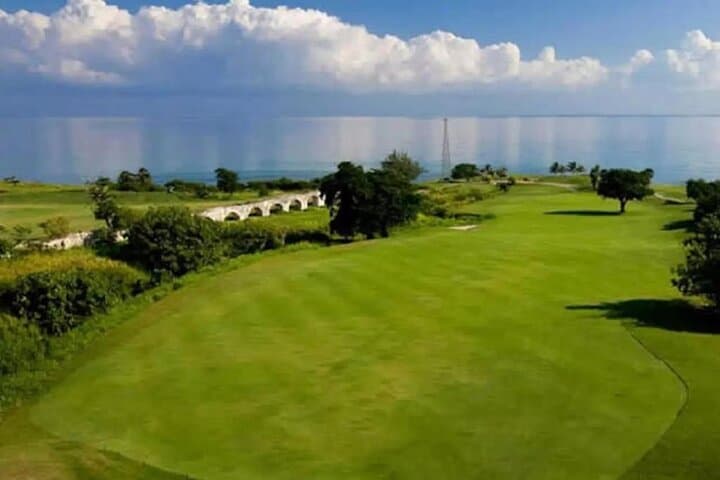 Cinnamon Hill Golf Course: A Coastal Challenge Near Montego Bay photo 2