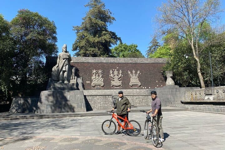 Chapultepec Park Ferris Wheel Bike Tour — Sunset Ride in Mexico City photo 6