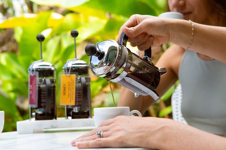 Kona Coffee Tasting in Ka'a'awa — Farm-to-Cup Coffee Flight & Education