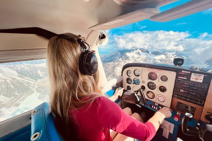 20-Minute Trial Flight Over Lake Wanaka — Introductory Pilot Experience Above the Southern Alps photo 5