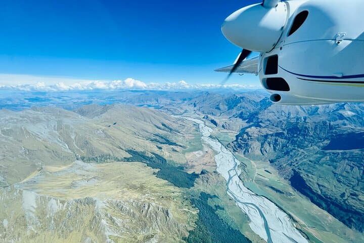 20-Minute Trial Flight Over Lake Wanaka — Introductory Pilot Experience Above the Southern Alps photo 2