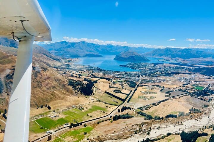 20-Minute Trial Flight Over Lake Wanaka — Introductory Pilot Experience Above the Southern Alps photo 4