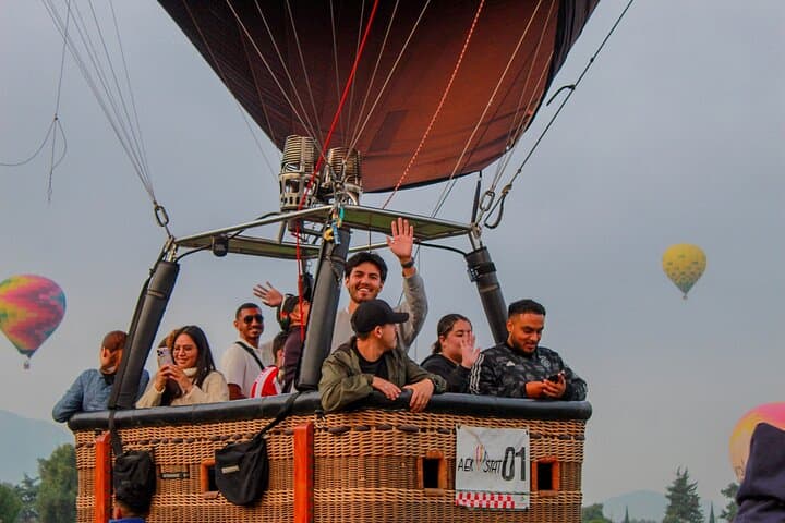 Dawn Hot-Air Balloon Over Teotihuacán with Cave Breakfast and Obsidian Workshop photo 4