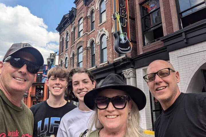 Nashville to Anywhere Day Trip — Private 6‑Hour Suburban Excursions