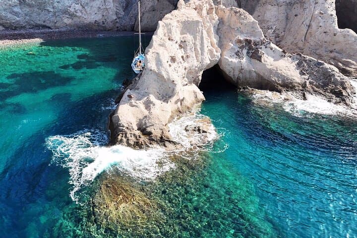 Glaraki Private Day Cruise — Blue Lagoon, Despotiko & Antiparos Sea Caves photo 3