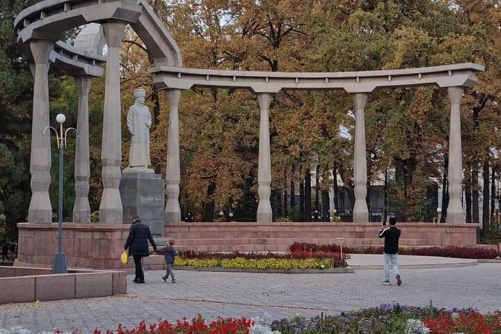 Bishkek Walking City Tour: Explore Soviet Monuments, Markets, and Central Park on Foot