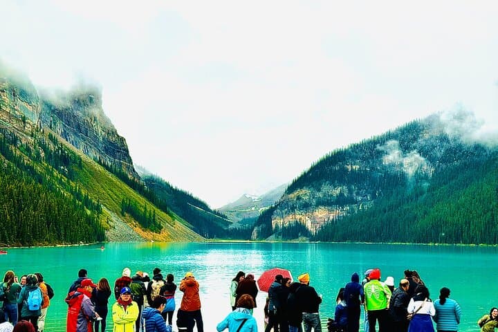 Banff to Lake Louise & Moraine Lake Shuttle — 1-Hour Stops at Iconic Alpine Lakes photo 4
