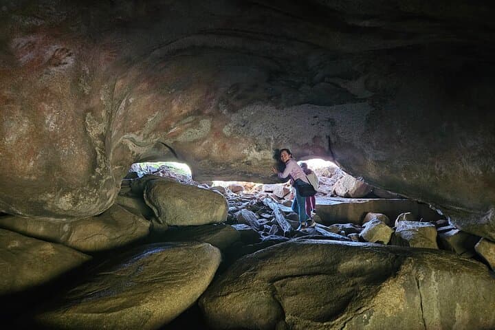 Wave Rock and Mulka's Cave Day Tour from Perth — Wildflowers, Rock Art & Outback BBQ photo 5