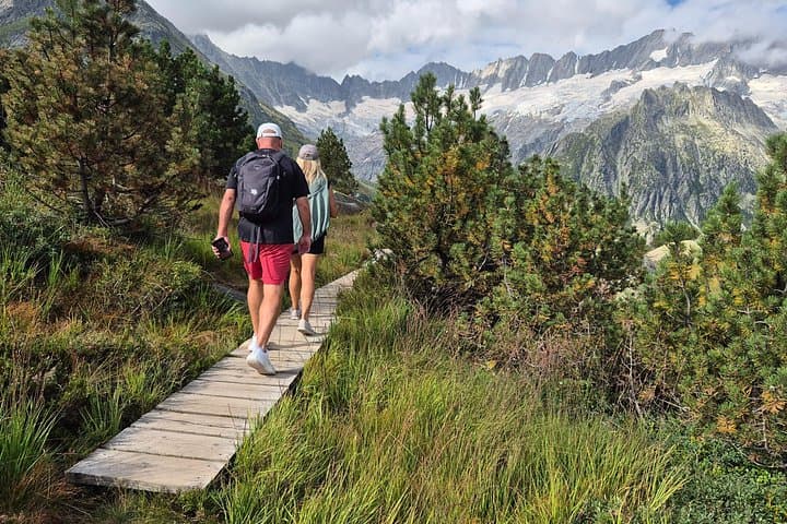 2-Day Swiss Bike & Hike Combo: Lake Lucerne Cycle and Göscheneralp Alpine Hike photo 3
