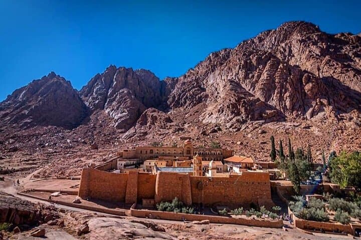 Sunrise on Mount Moses: Overnight St. Catherine & Mount Sinai Tour from Cairo