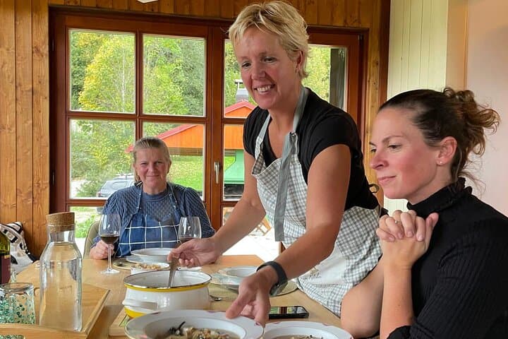 Foraging and Cooking in the Croatian Mountains: Full-Day Wild Food Experience from Zagreb photo 5